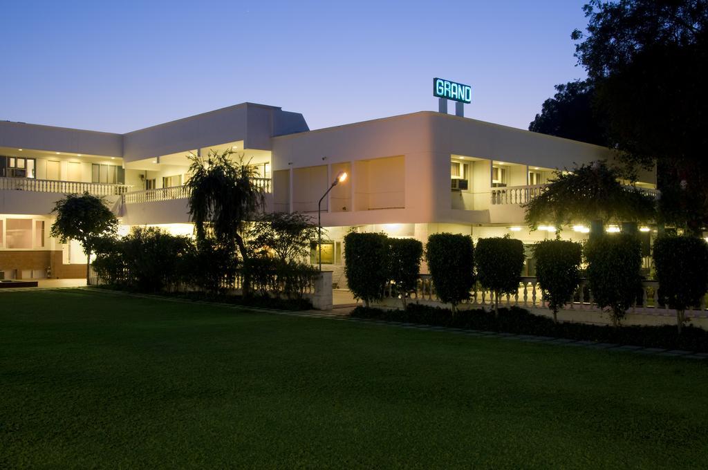 Grand Hotel Agra  Dış mekan fotoğraf